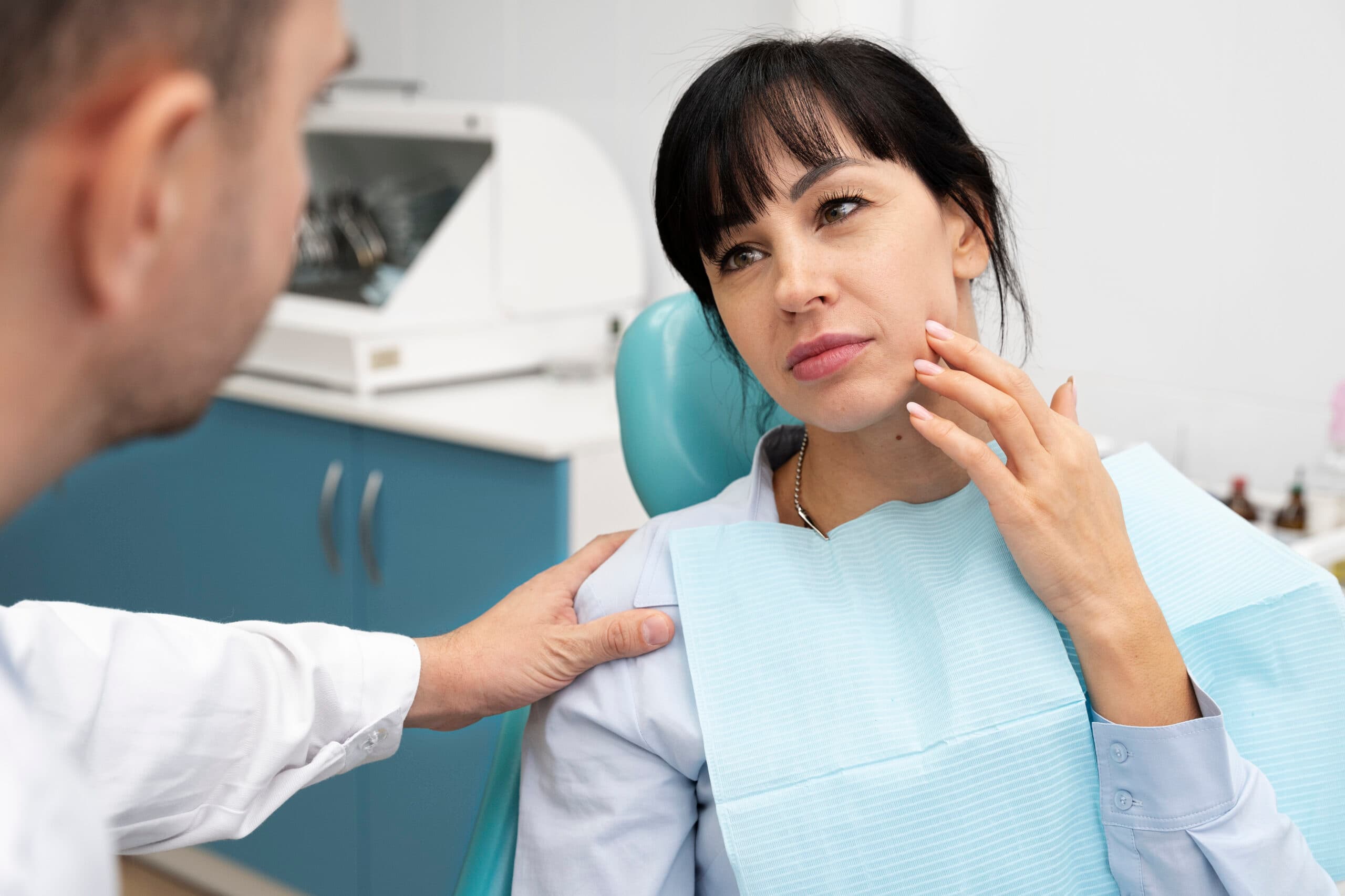 Atrofia maxilar severa implantes zigomáticos